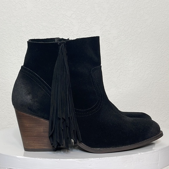 STEVE MADDEN FAULKNER BLACK SUEDE WESTERN FRINGED HEELED ANKLE BOOTS **NWOT** - Picture 7 of 13